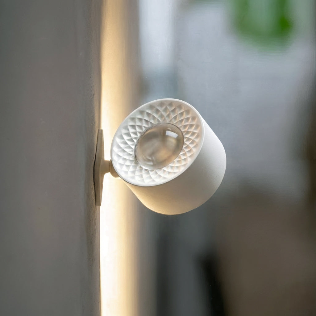 מנורת קיר אלחוטית נטענת 360°